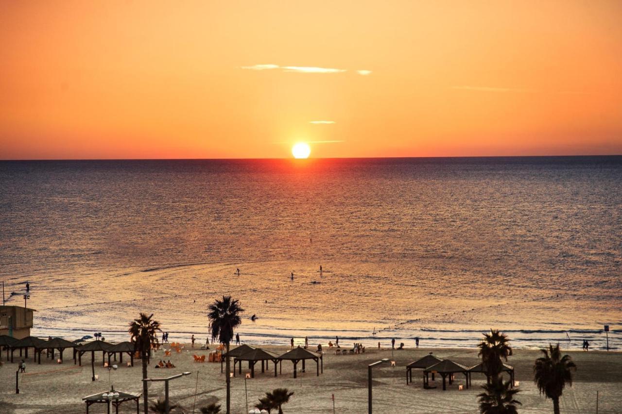 Beach Hotel By Zvieli Hotels Tel Aviv Exterior photo